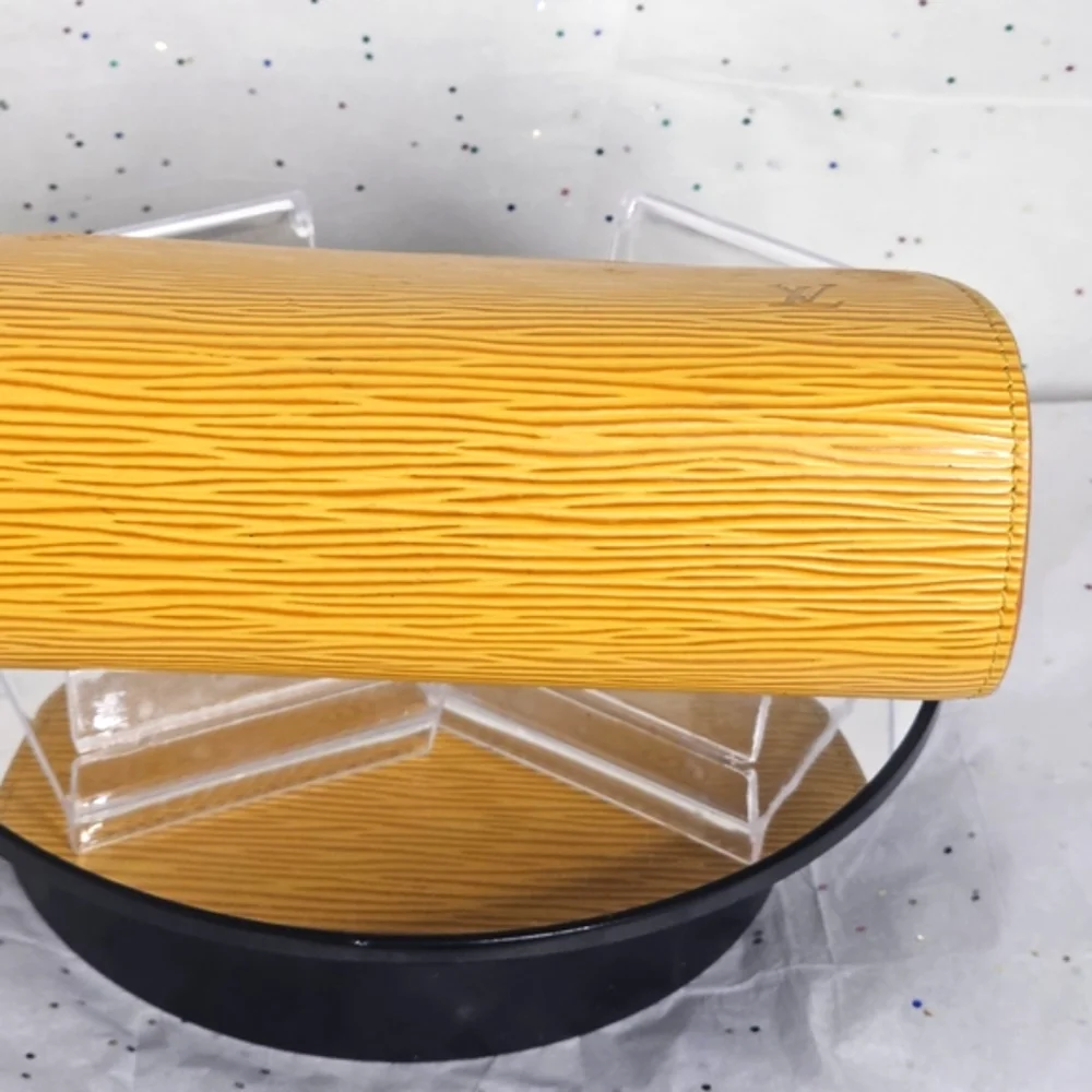 Louis Vuitton Dauphine Yellow and Purple Cosmetic Bag with Elegant Texture - Picture 14 of 16